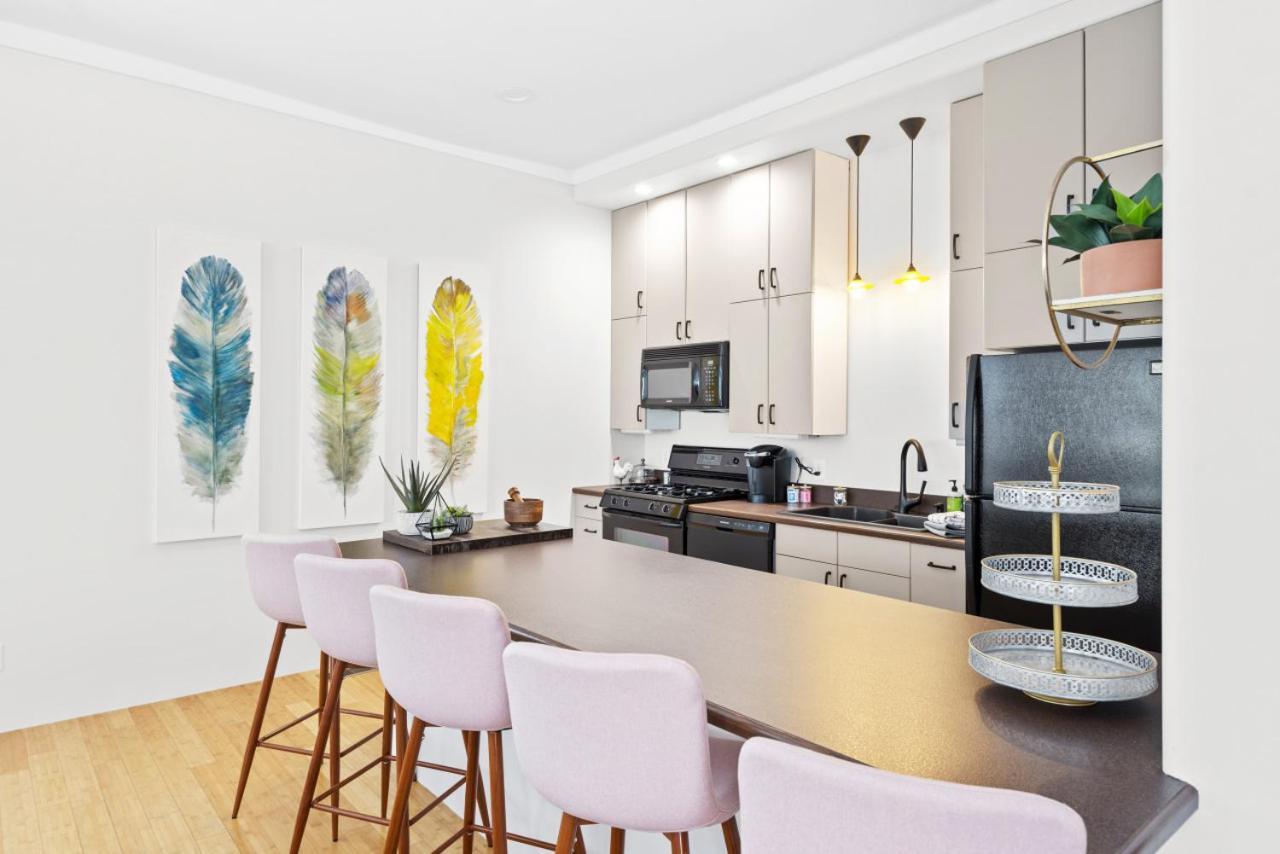 115 N Main Huge 2 Bedroom Unit On Main Street Saint Charles المظهر الخارجي الصورة