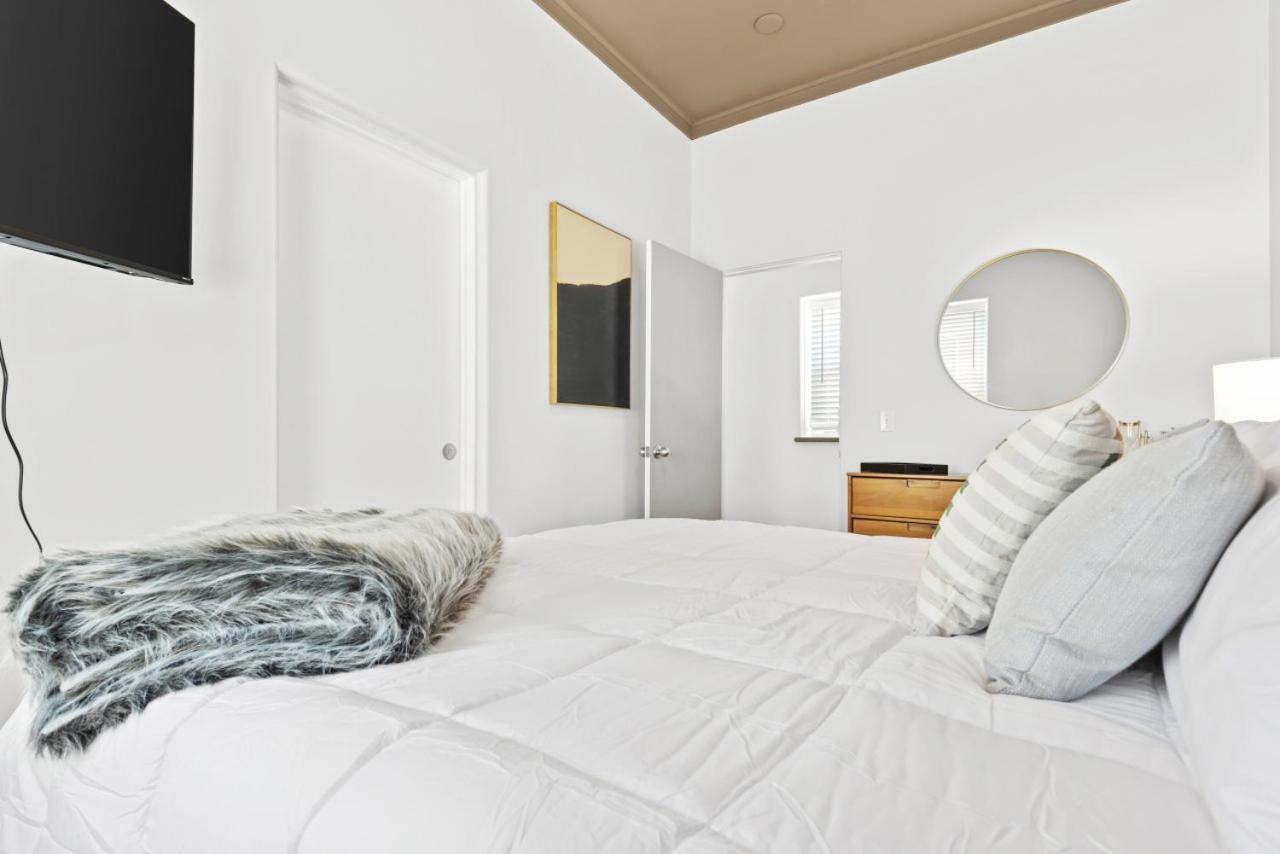 115 N Main Huge 2 Bedroom Unit On Main Street Saint Charles المظهر الخارجي الصورة