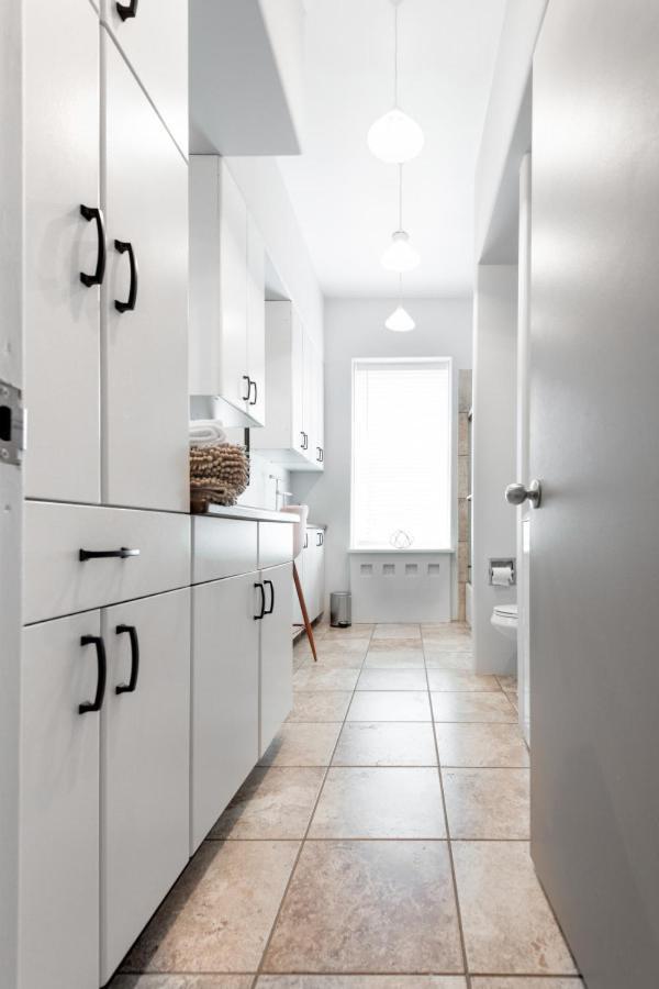 115 N Main Huge 2 Bedroom Unit On Main Street Saint Charles المظهر الخارجي الصورة