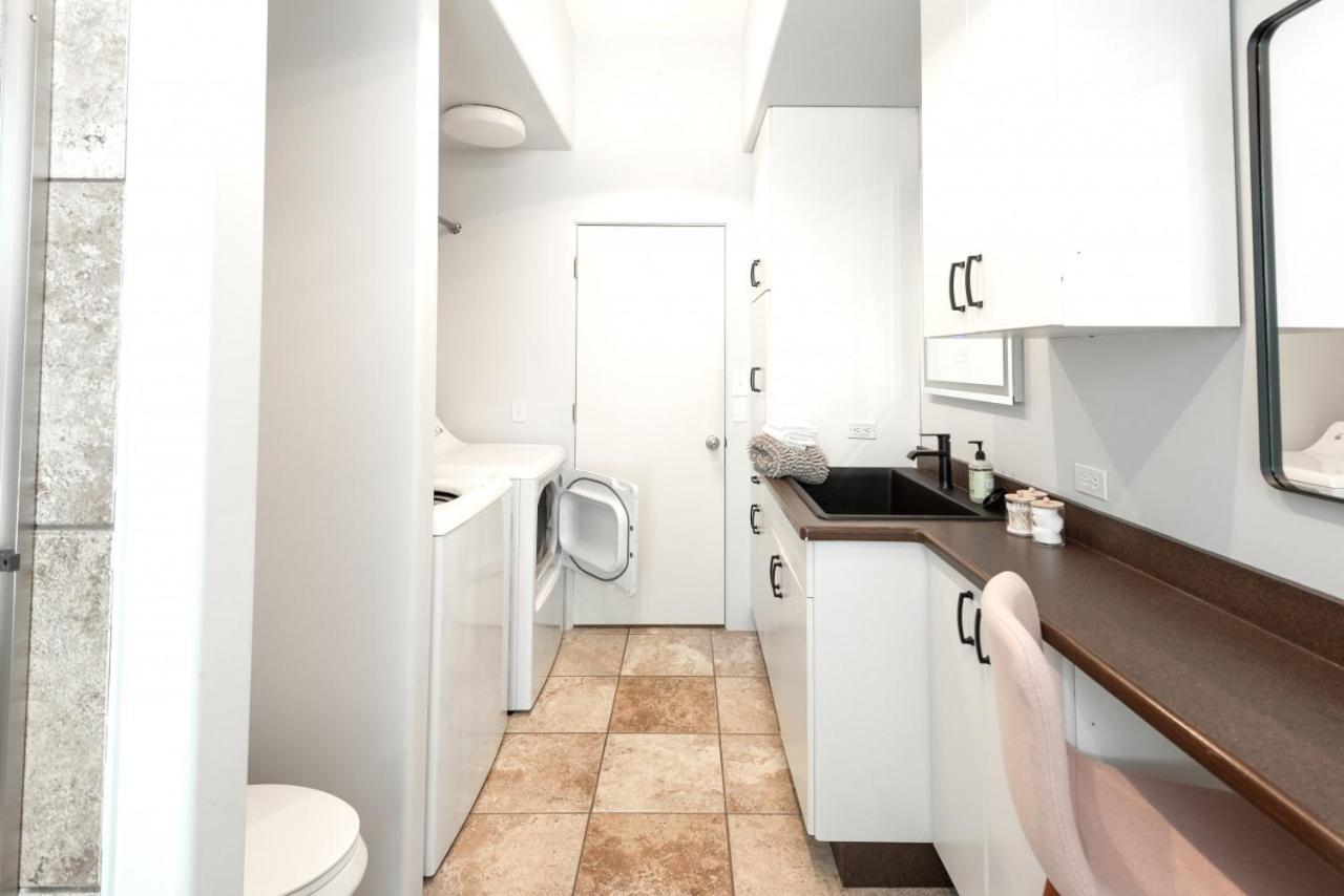 115 N Main Huge 2 Bedroom Unit On Main Street Saint Charles المظهر الخارجي الصورة